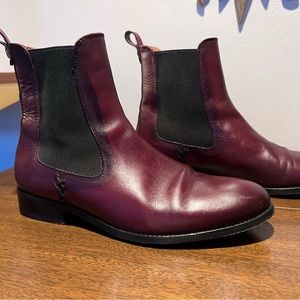Frye Cognac Chelsea slip on boots *Like New” SZ 9.5